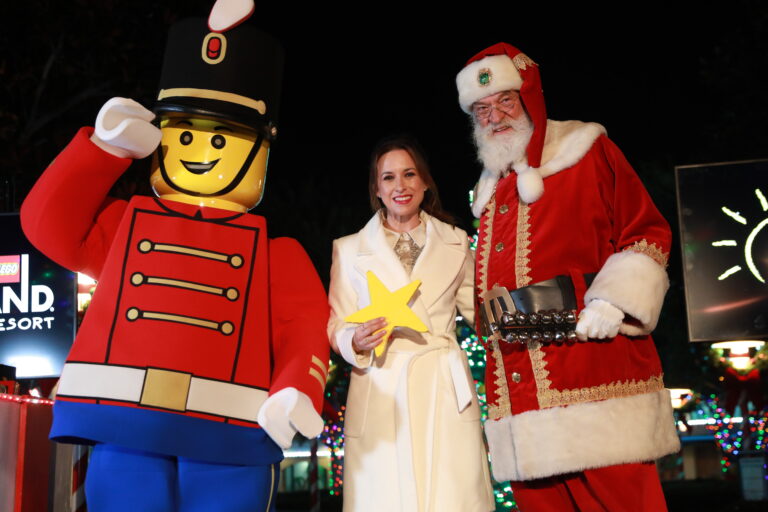 Legoland California Celebrates The Holidays with Tree Lighting