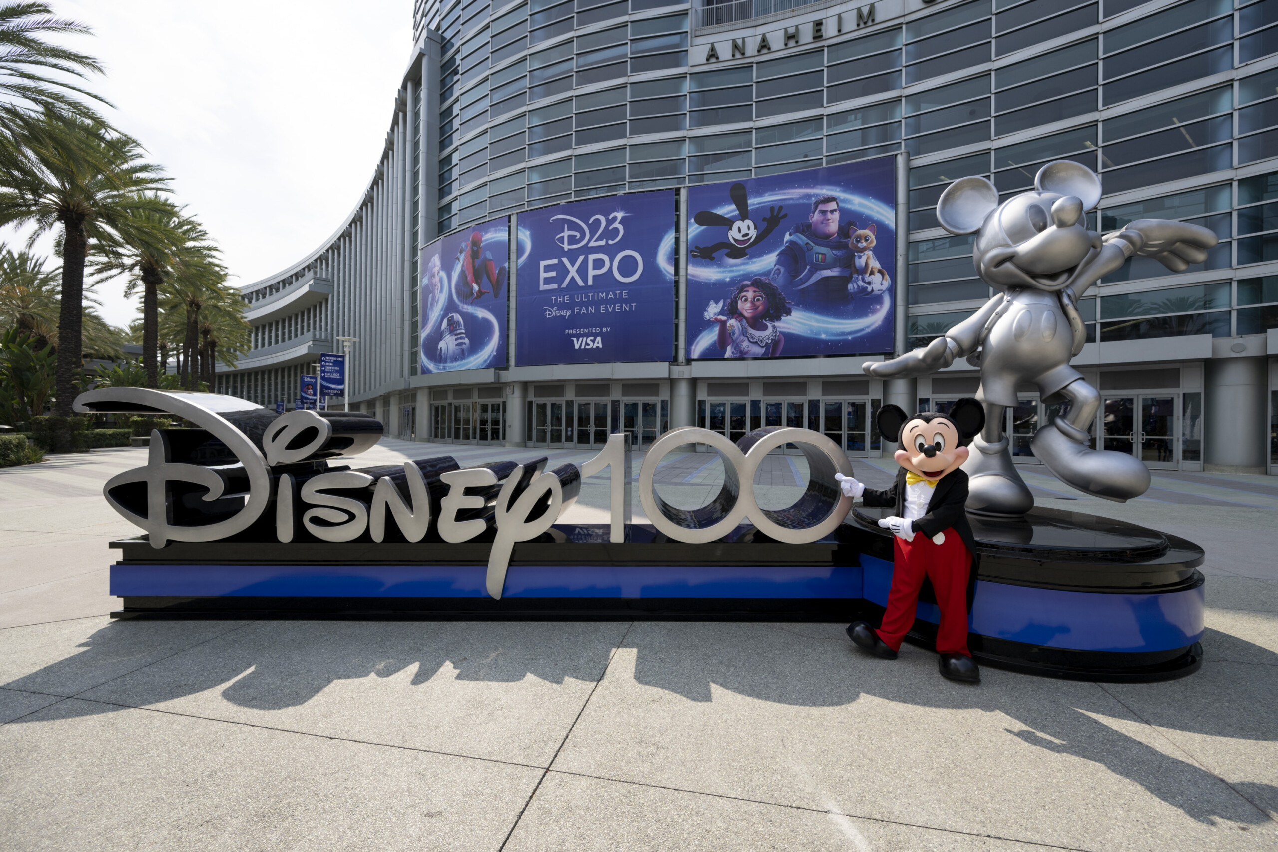 First Disney Store Opens in Glendale, California - D23