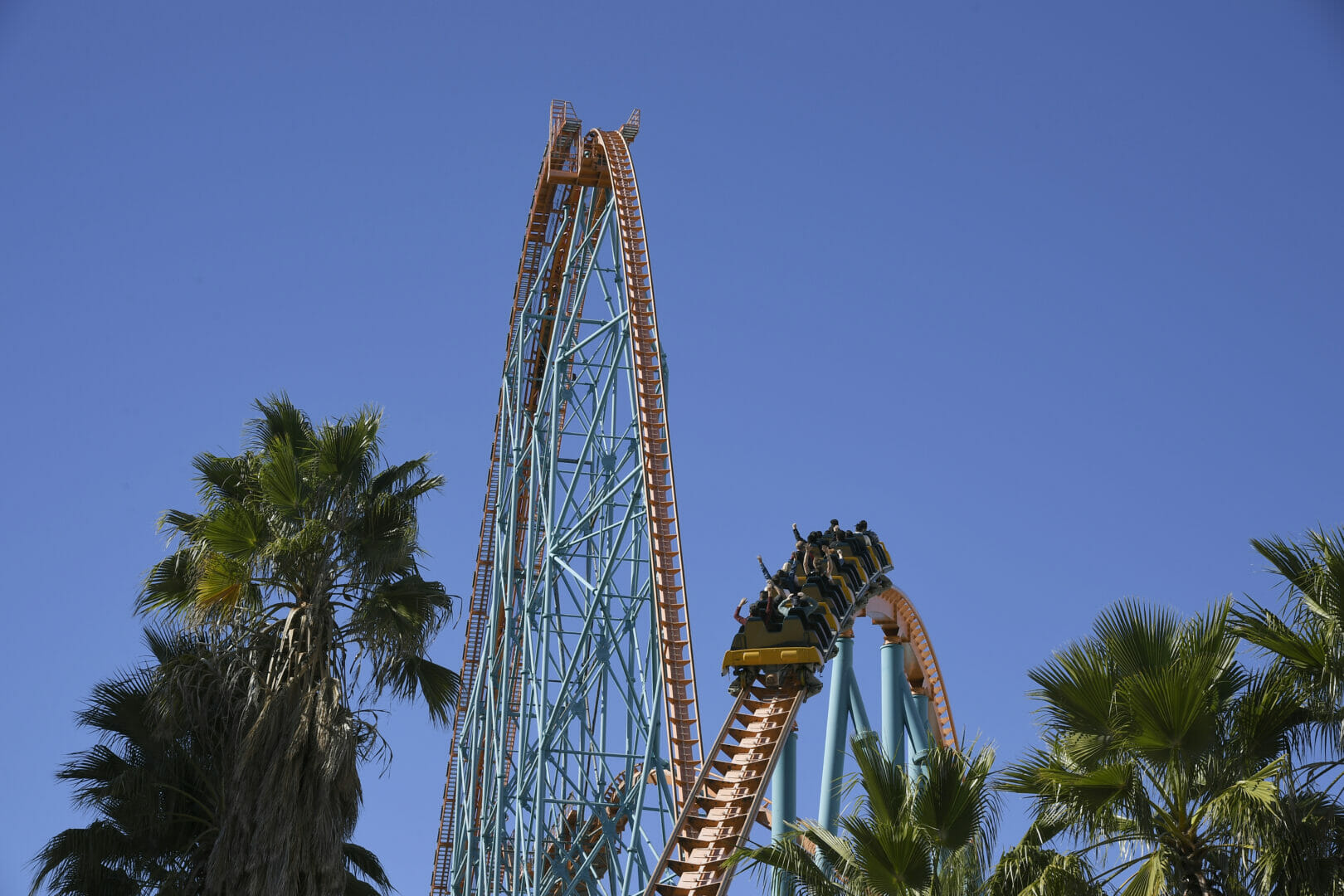 Just chilling at [Six Flags Magic Mountain]. 10 of their major