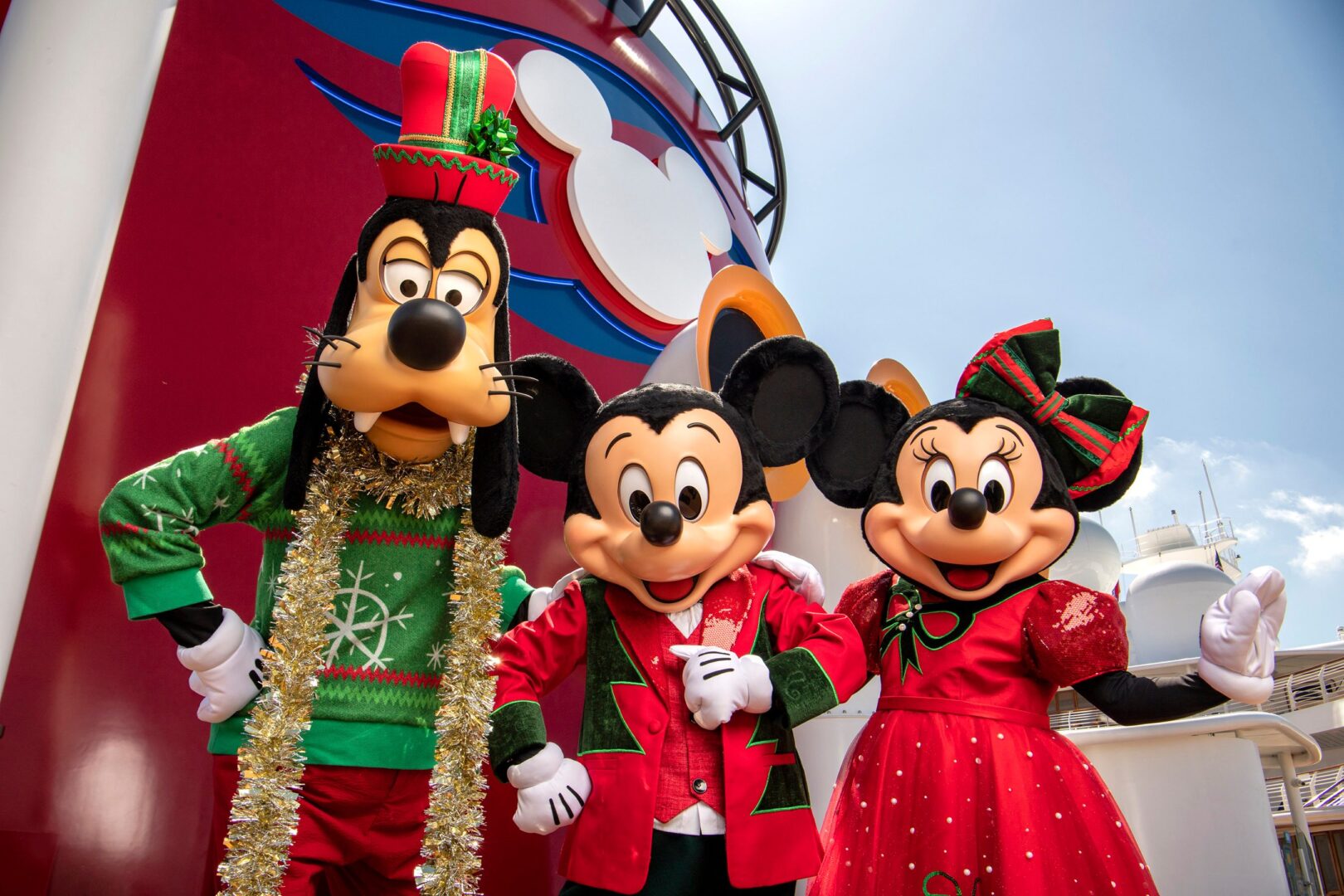 New Mickey and Minnie Holiday 2022 Costumes Coming to Disneyland