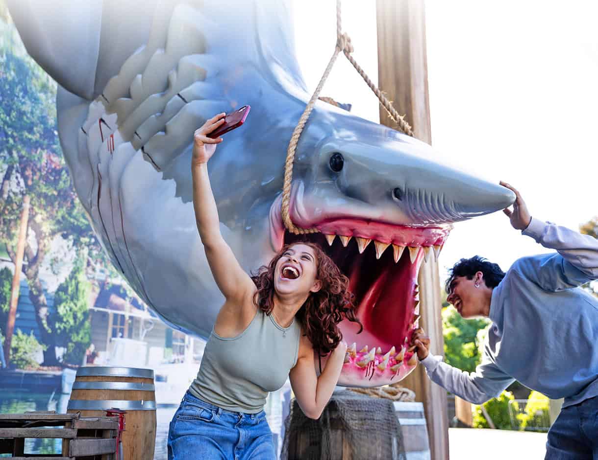 Jaw hanging shark – USH Summer