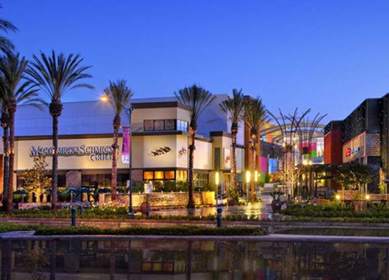 Anaheim GardenWalk Welcomes Soccer Wearhouse