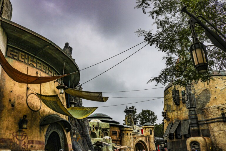 A Rainy Day at Star Wars: Galaxy’s Edge