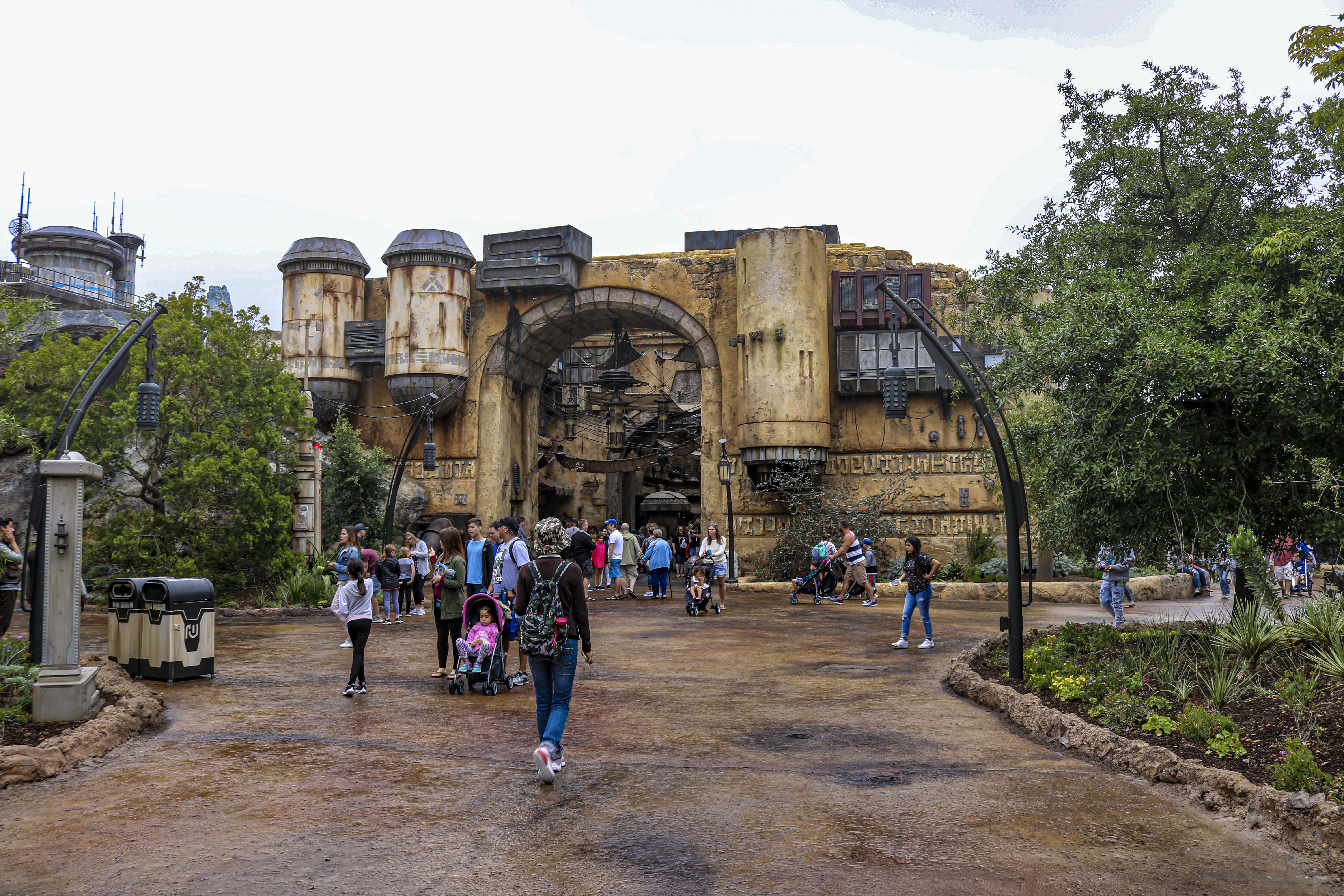 Travelers venture into the stormy day ahead at Star Wars: Galaxy's Edge.