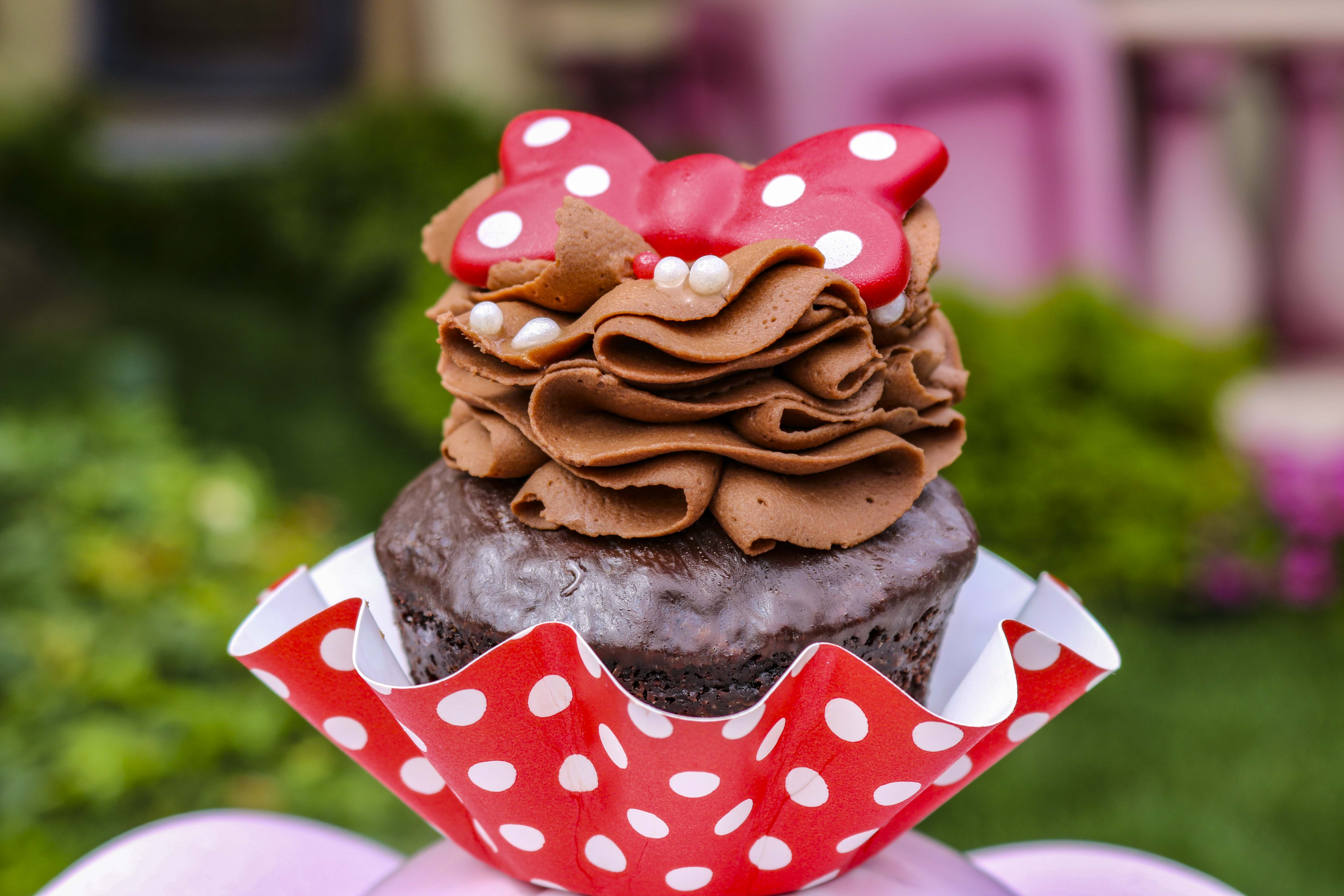 The Minnie Mouse brownie is the perfect treat to share in a sweet moment with your loved ones. 