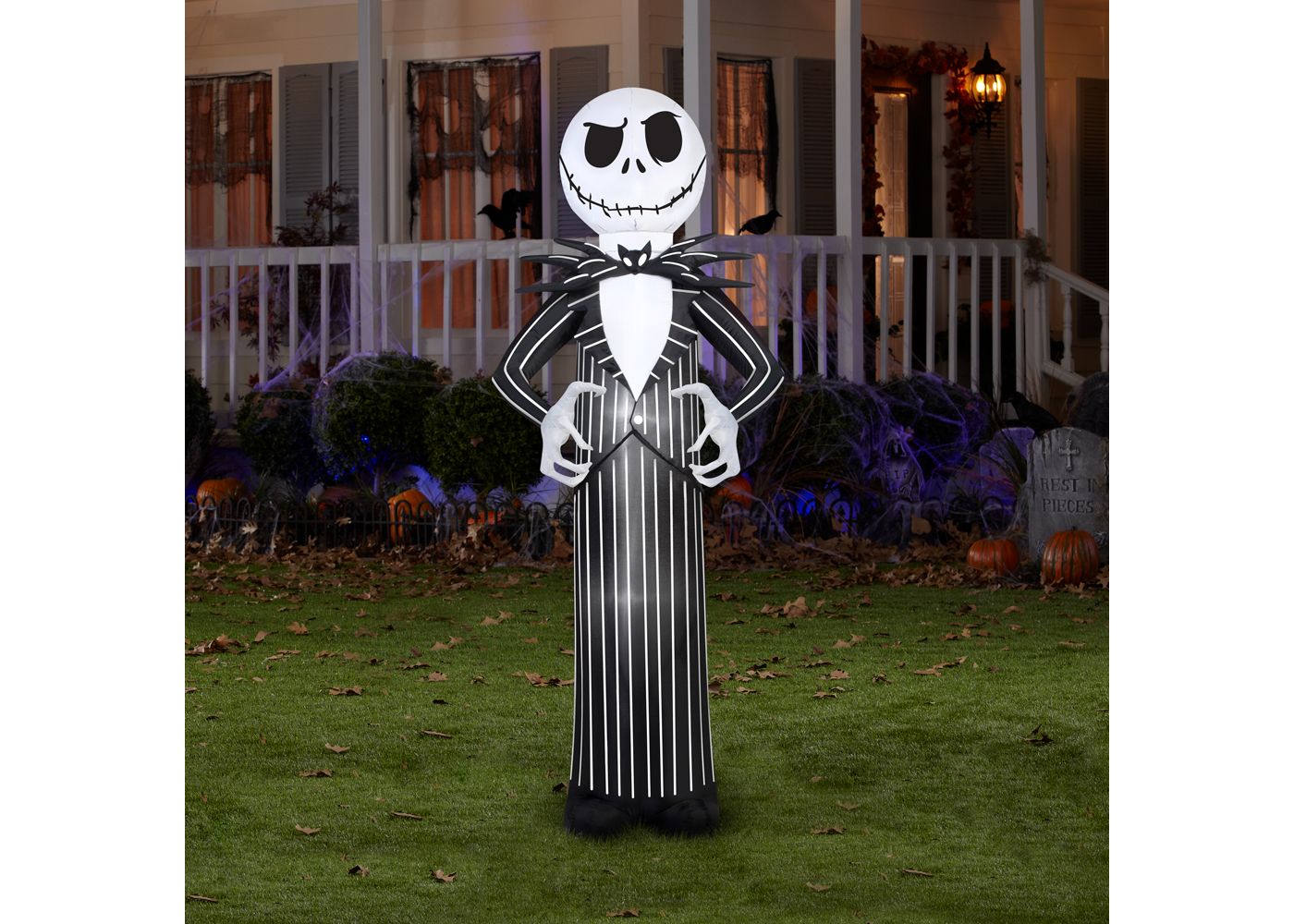 The Pumpkin King awaits his rightful place in your Halloween display! 